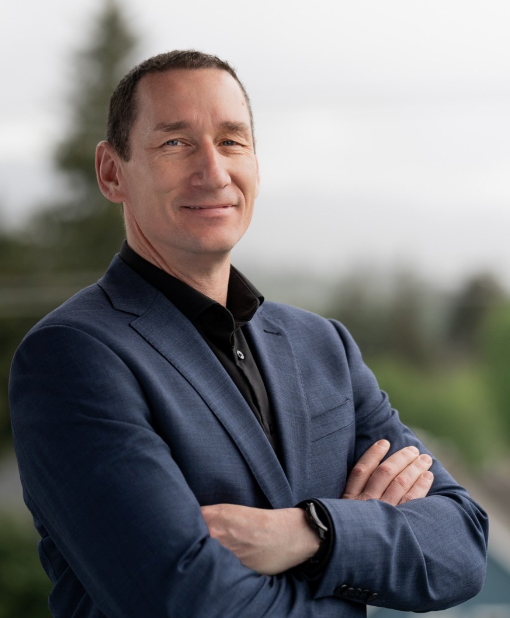 headshot of Justin Stevens